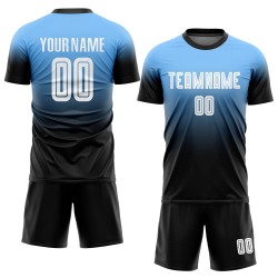 Maillot de football personnalisé bleu poudre, blanc et noir, effet dégradé par sublimation Maillot de football personnalisé bleu poudre, blanc et noir, effet dégradé par sublimation