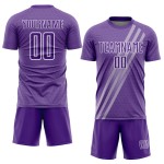 Maillot de football personnalisé à sublimation avec lignes diagonales violettes et blanches Maillot de football personnalisé à sublimation avec lignes diagonales violettes et blanches
