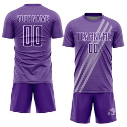 Maillot de football personnalisé à sublimation avec lignes diagonales violettes et blanches