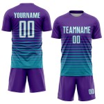 Maillot de football personnalisé à rayures fines violet, blanc et bleu sarcelle, imprimé par sublimation Maillot de football personnalisé à rayures fines violet, blanc et bleu sarcelle, imprimé par sublimation